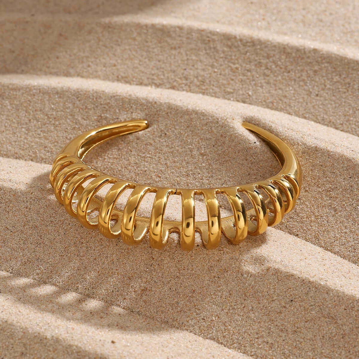 18K Gold-Plated Stainless Steel Cutout Bracelet - STUFF TREND